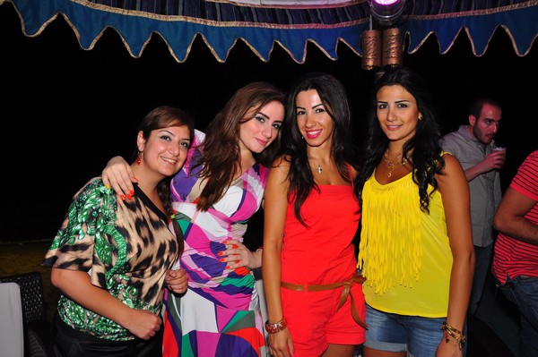 Night Beach Party @ Edde Sands